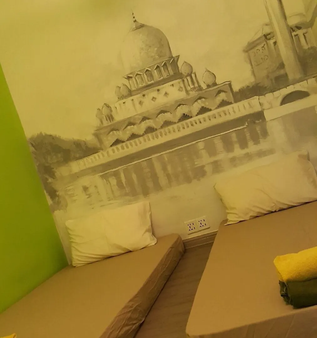 Hostel Pods The Backpackers Home & Cafe, Kuala Lumpur